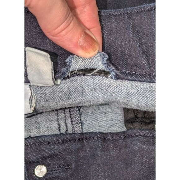 Denim & Co Jeans 16 Women's Blue Dark Wash Straight Leg Raw Hem Pull On Cozy - Picture 6 of 8